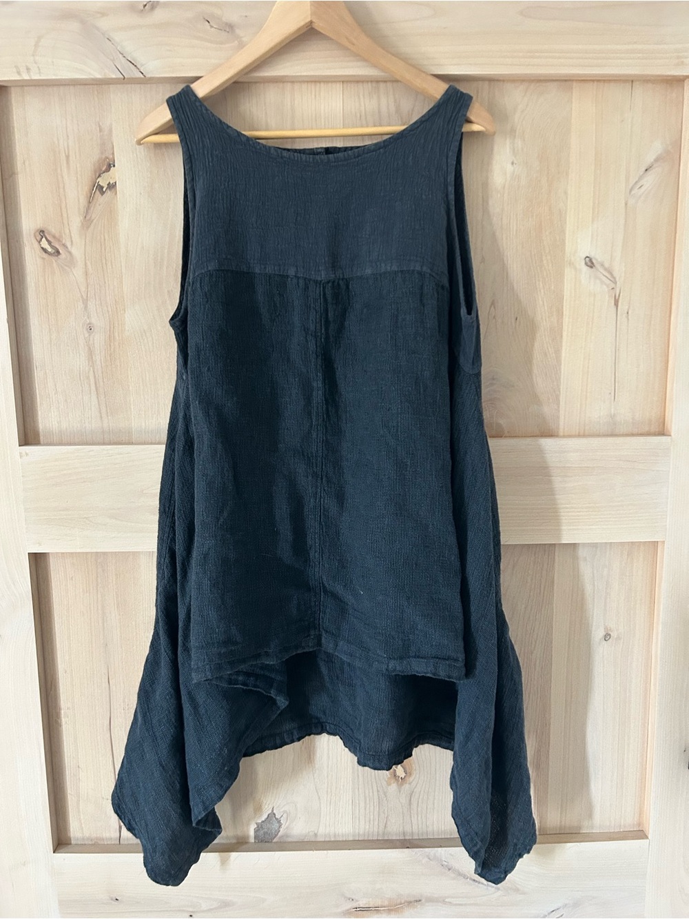 Grizas lux charcoal washed linen blend Sleeveless LagenLook top, Medium.
